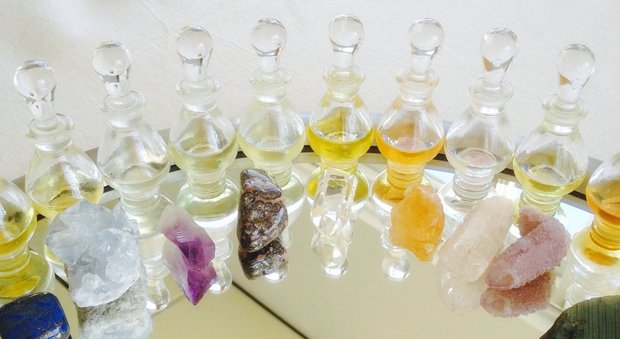 bij- en nascholing escentie - werken in de praktijk met fusies van geur kleur en kristal   2023                